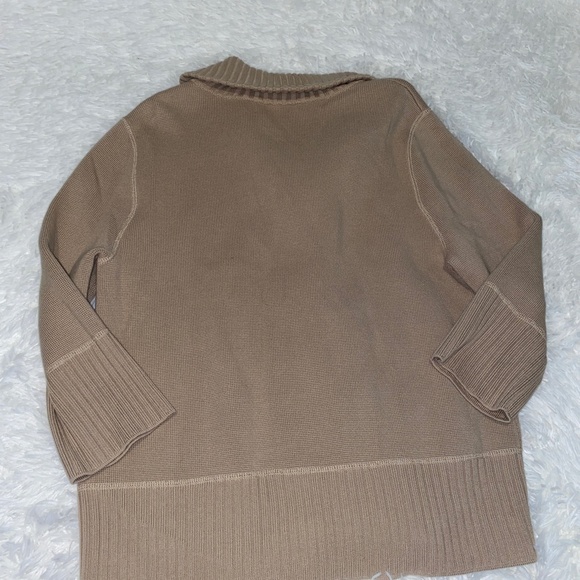 Beautiful Condition J. Jill Sweater 3/4 sleeves and chunky buttons - Picture 5 of 5